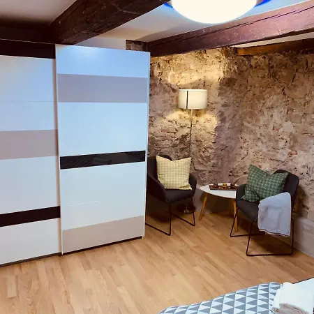 Felix Living 1, Zentrale 2-Personen-Wohnung, Ideal Fuer Business & Paare, Parkplatz Lägenhet