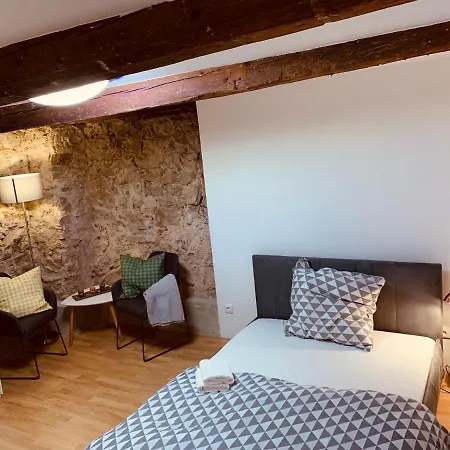 Lägenhet Felix Living 1, Zentrale 2-Personen-Wohnung, Ideal Fuer Business & Paare, Parkplatz Passau
