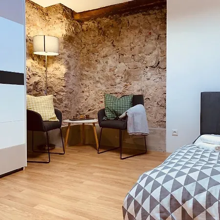 Felix Living 1, Zentrale 2-Personen-Wohnung, Ideal Fuer Business & Paare, Parkplatz Lägenhet